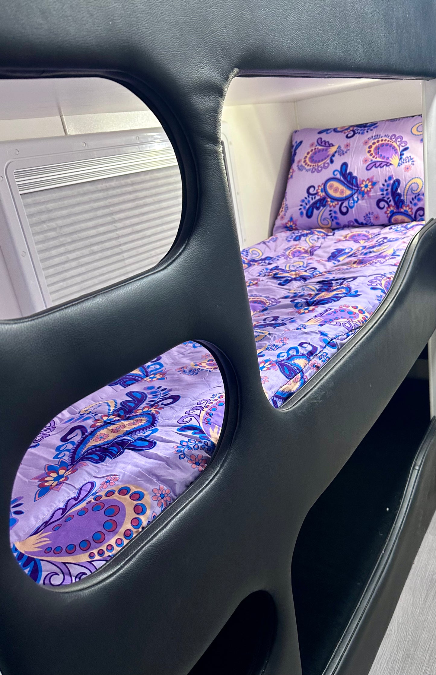 Single Bunk Bed Caravan Zip Quilt - Lavender Flutter