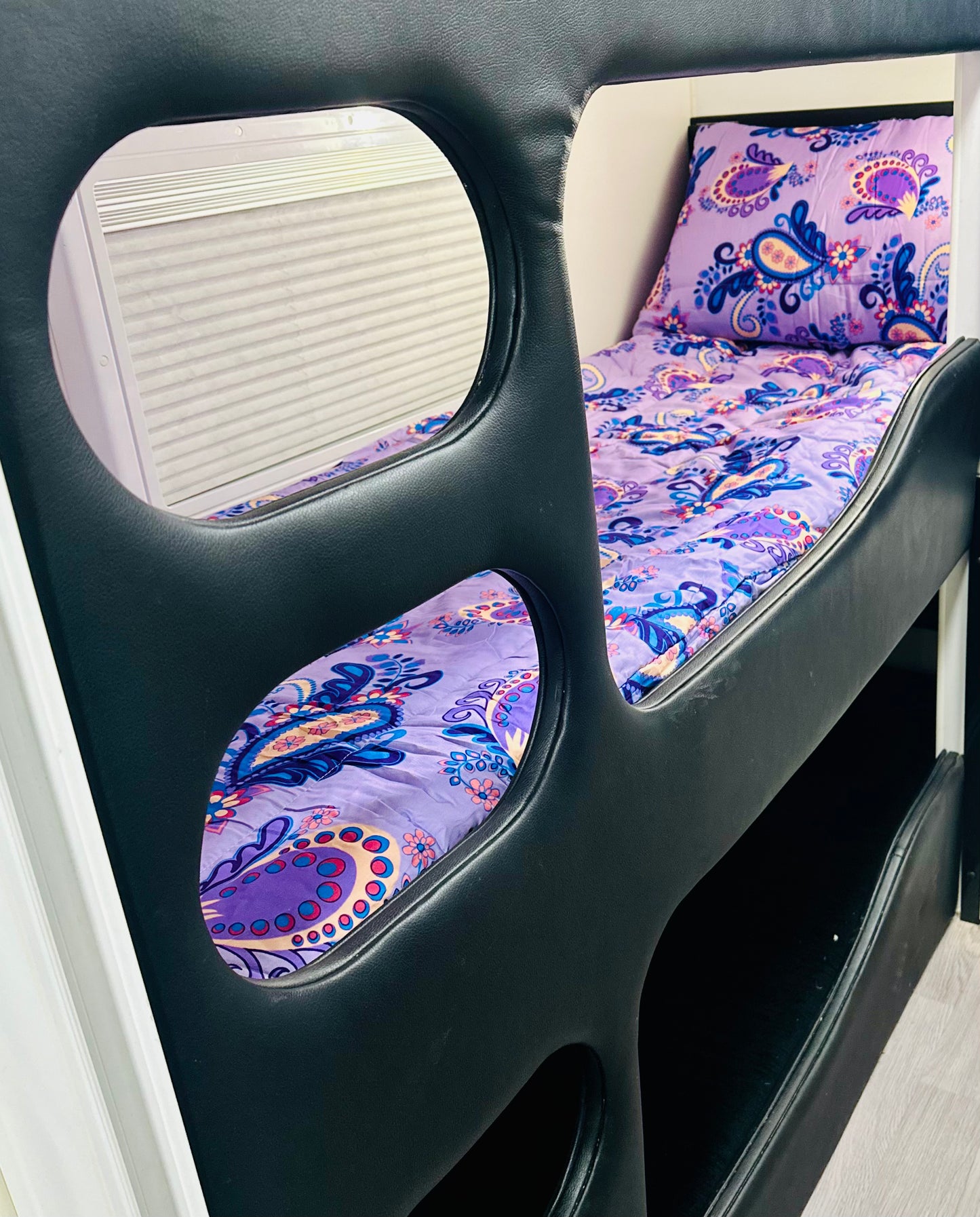 Single Bunk Bed Caravan Zip Quilt - Lavender Flutter