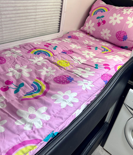 Single Bunk Bed Caravan Zip Quilt - Berry Bliss