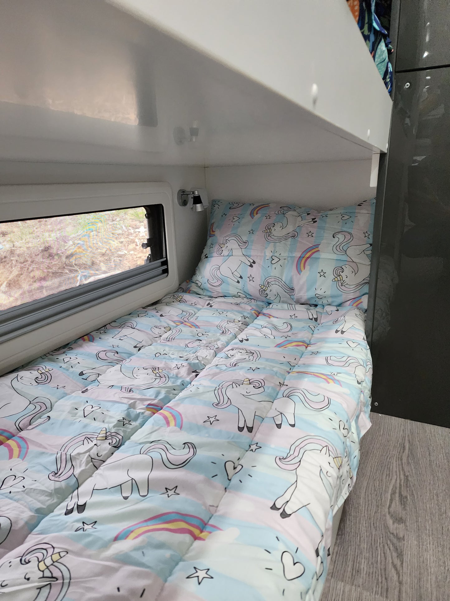 Single Bunk Bed Caravan Zip Quilt - Unicorn