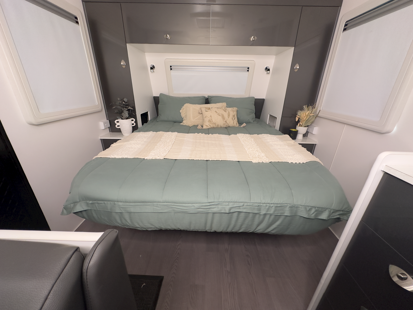 Sage Caravan Complete Bedding Set - Queen