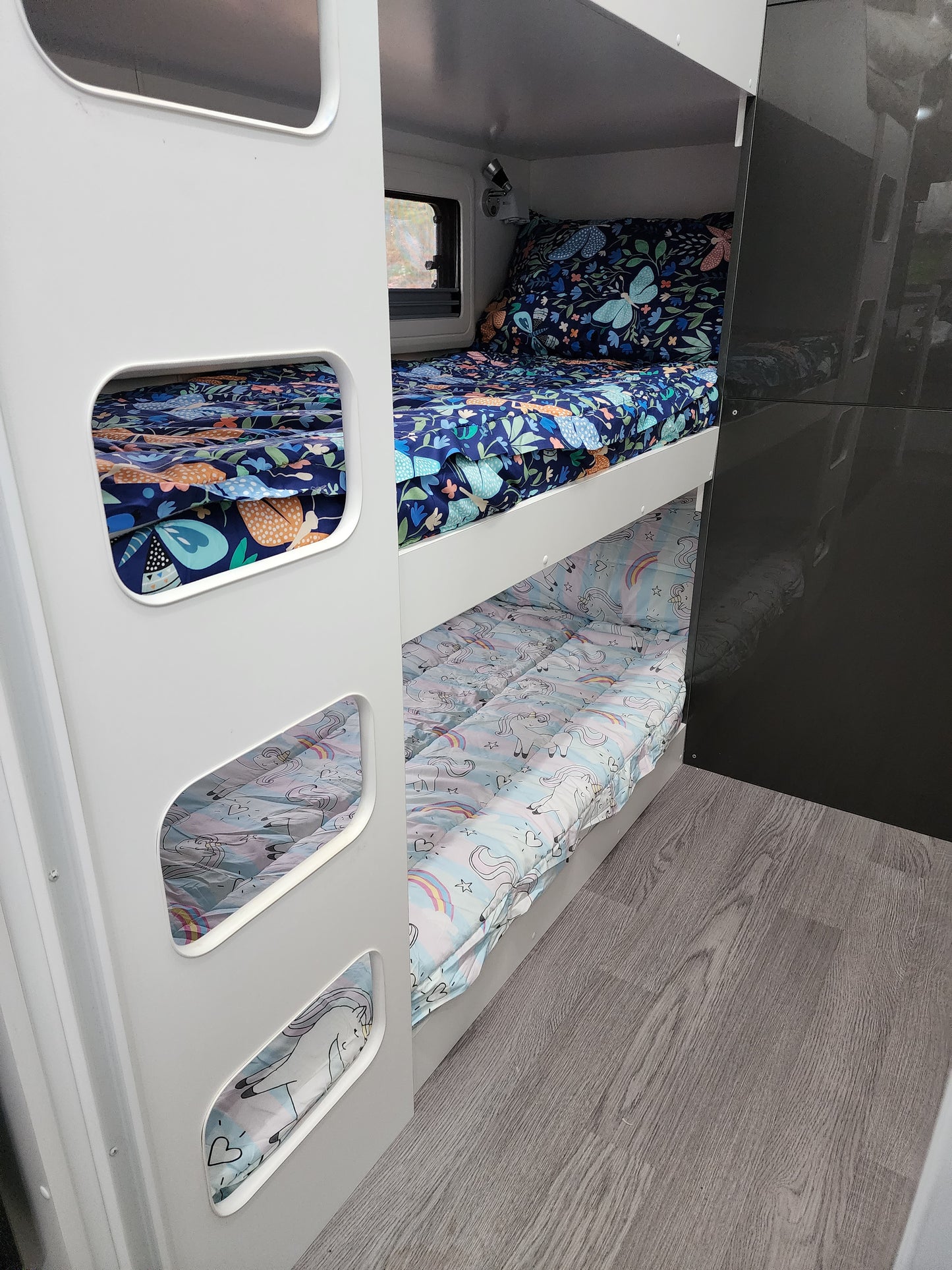 Single Bunk Bed Caravan Zip Quilt - Butterflies