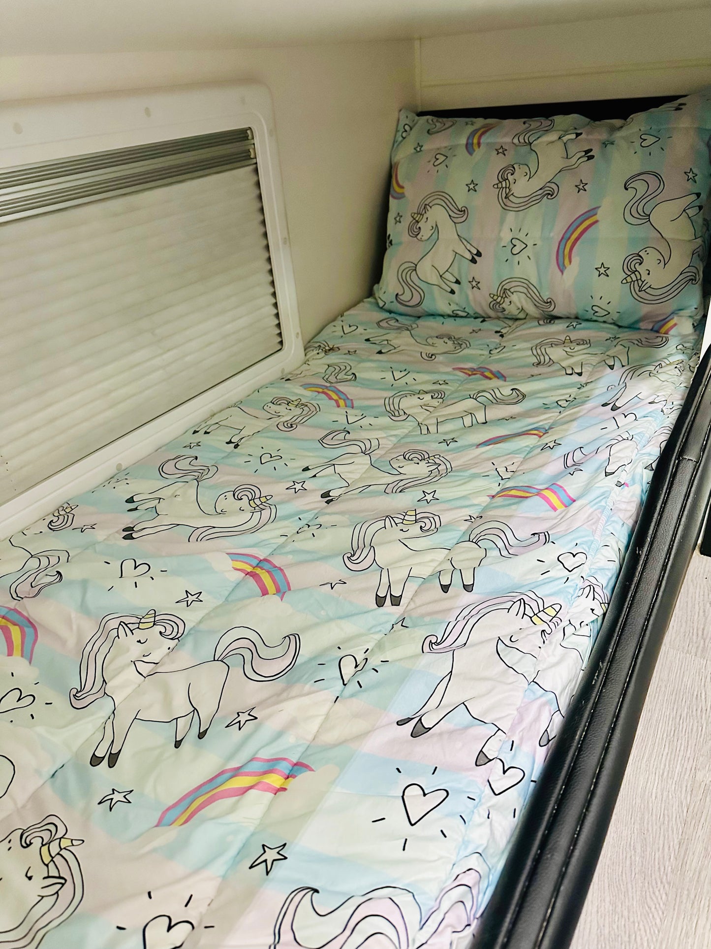Single Bunk Bed Caravan Zip Quilt - Unicorn